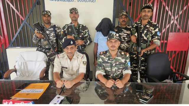 सीतामढ़ी में एसएसबी ने 9000 रुपये के जाली भारतीय नोट के साथ युवक को दबोचा